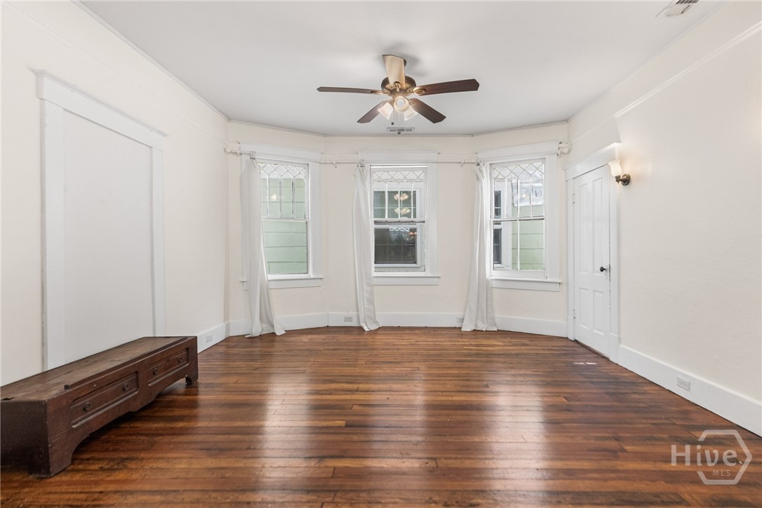 545 E Park Avenue Property Photo 22