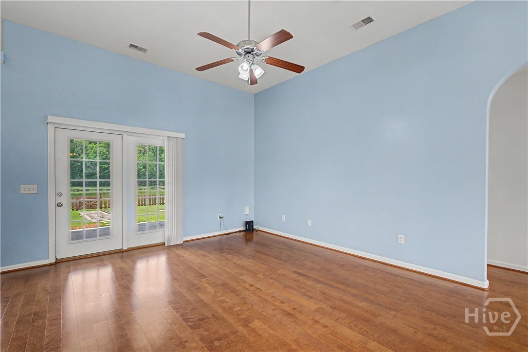 154 Carlisle Way Property Photo 13