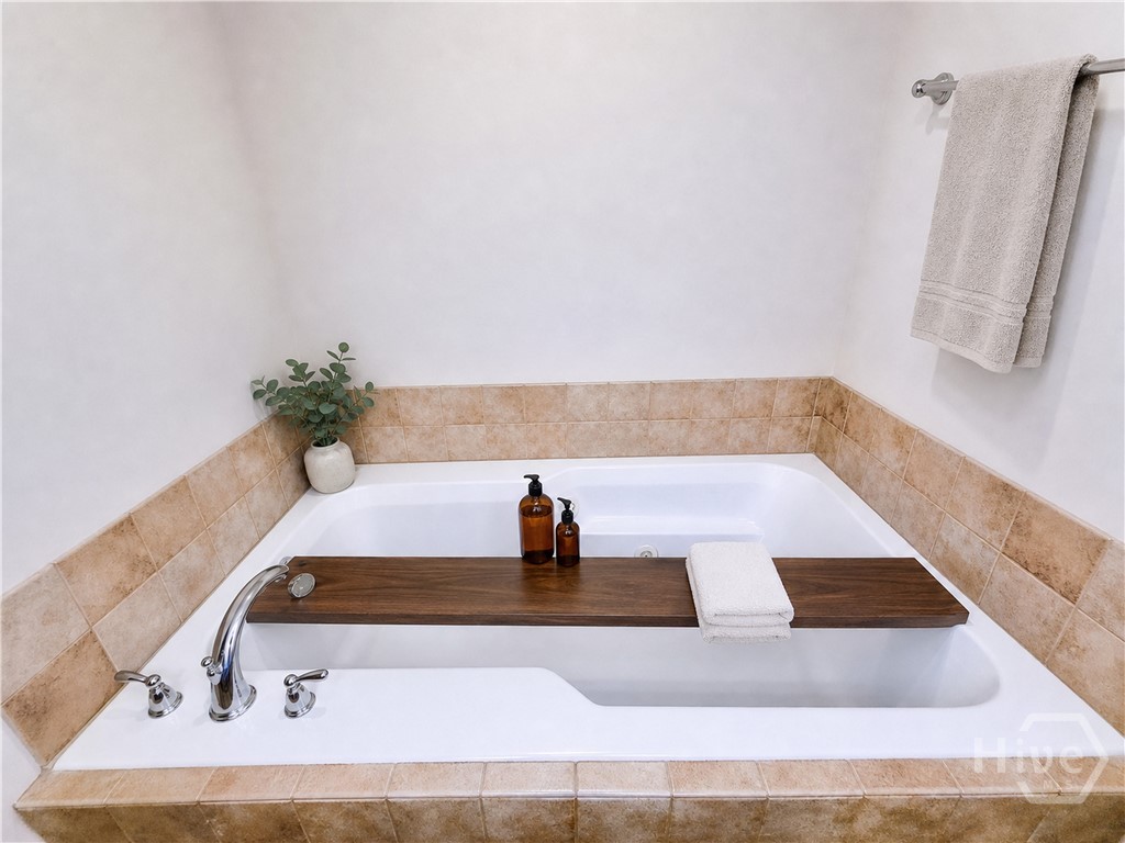 132 Ventura Place Property Photo 34