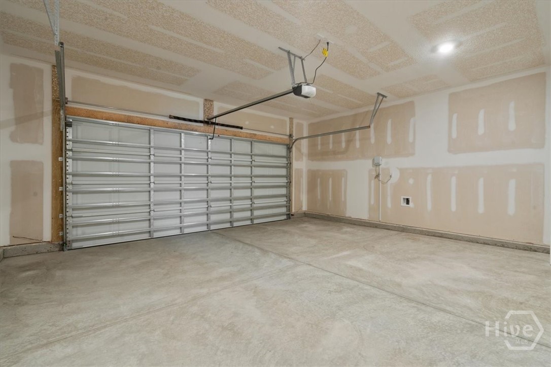 300 Timberlake Drive Property Photo 21