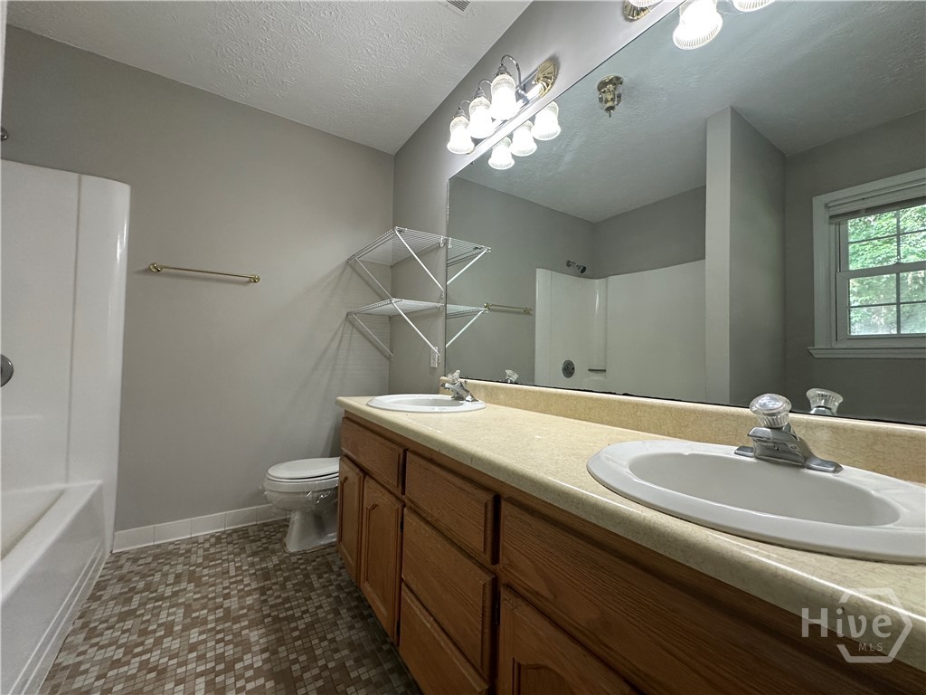 23 Douglas Court Property Photo 10