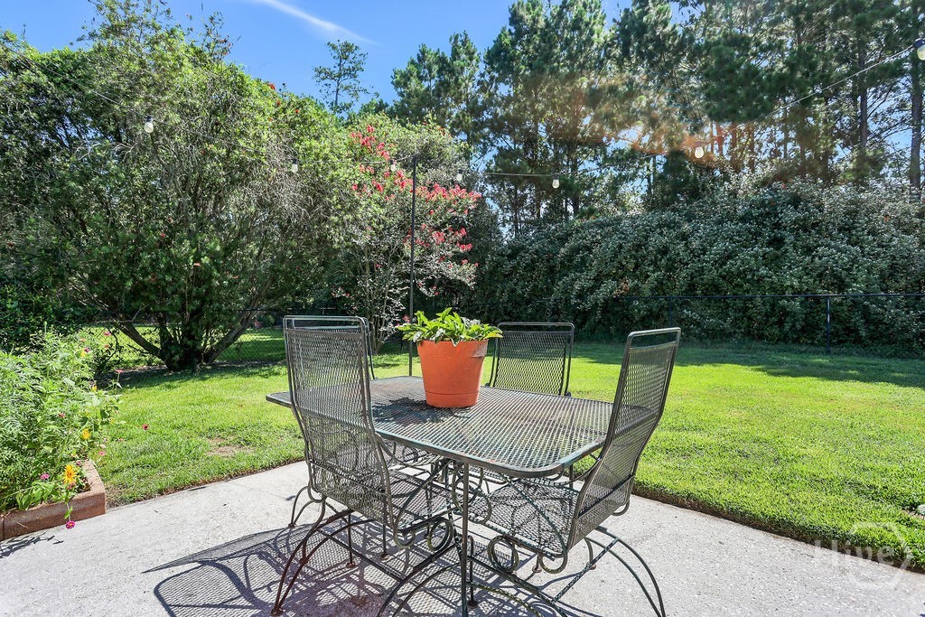 17 Redwall Circle Property Photo 10