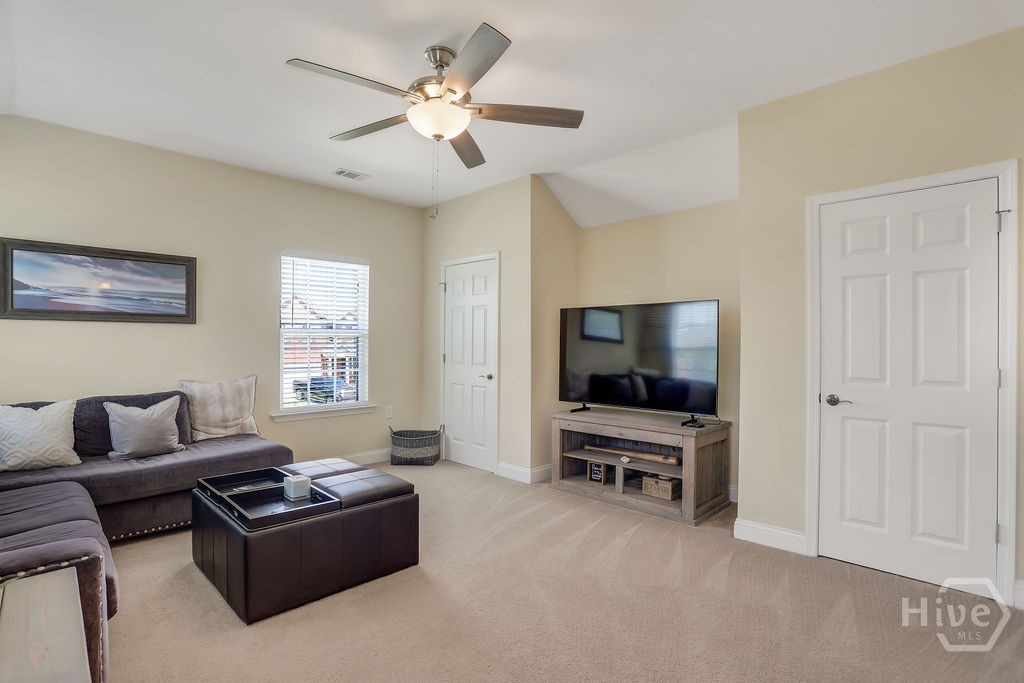 17 Redwall Circle Property Photo 43