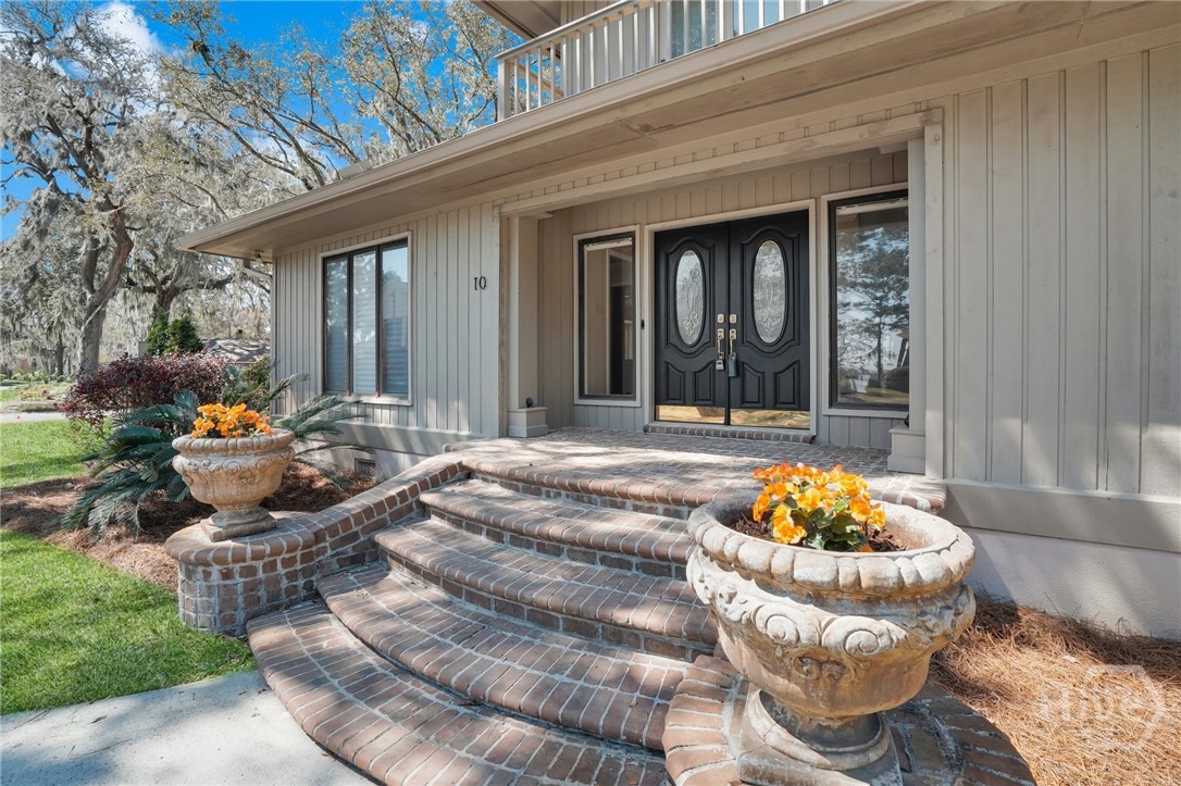 10 Cove Drive Property Photo 2