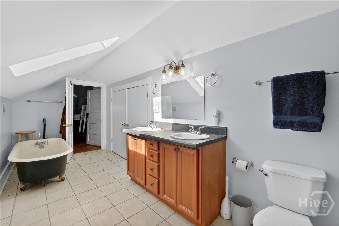 1902 Barnard Street Property Photo 38