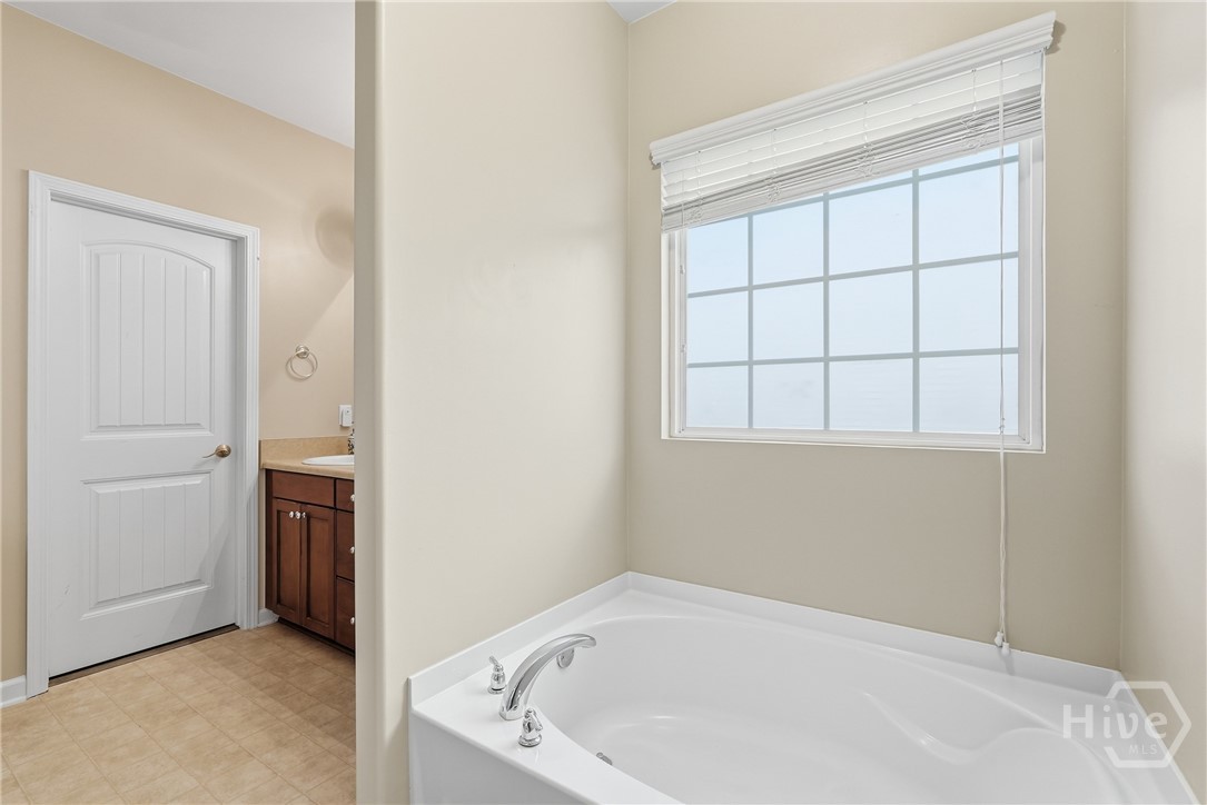 7 Bay Willow Court Property Photo 14
