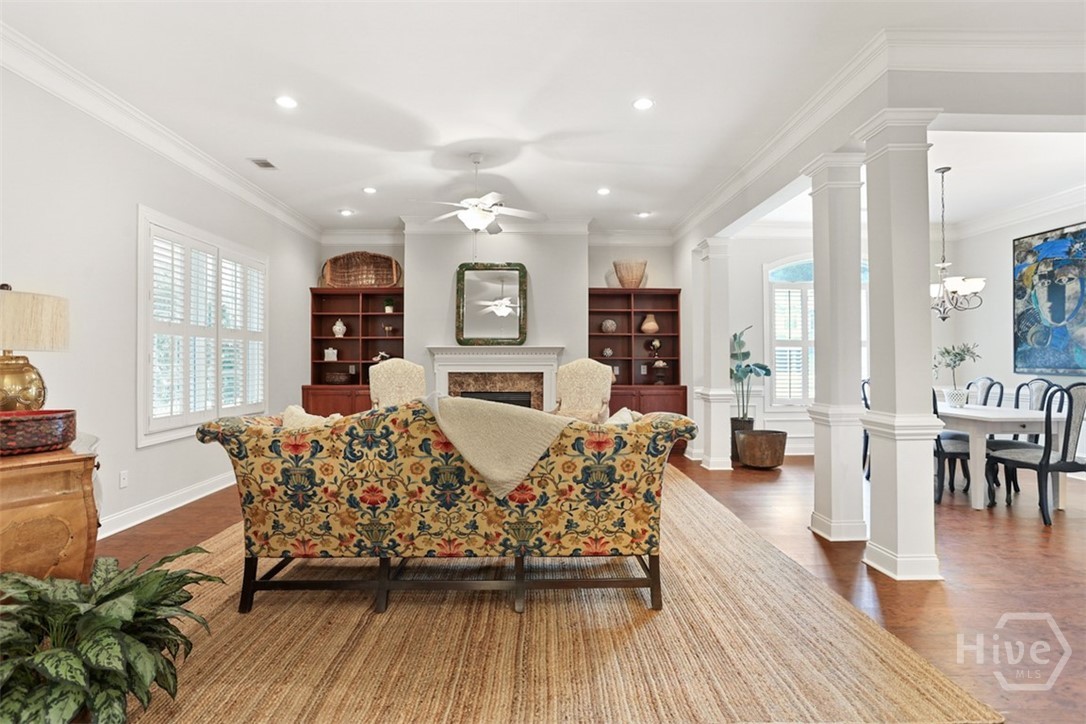 902 Woodside Crossing Property Photo 8