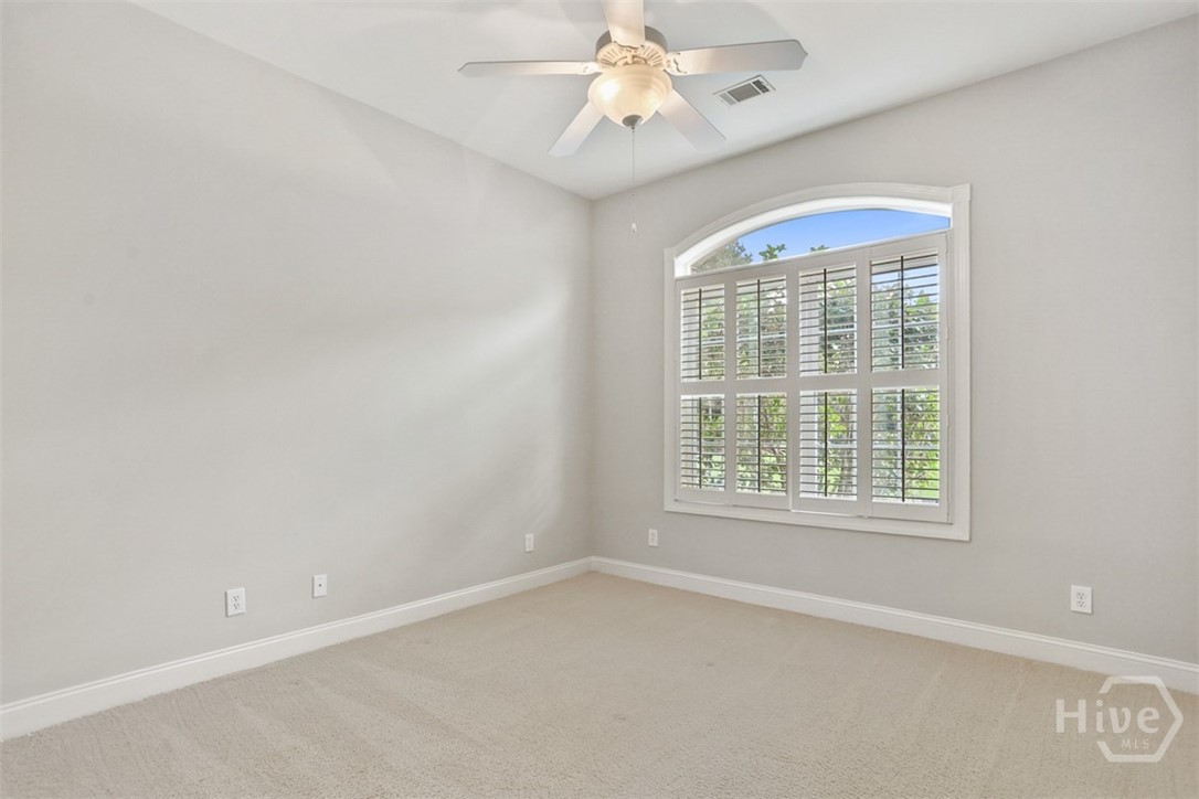902 Woodside Crossing Property Photo 32