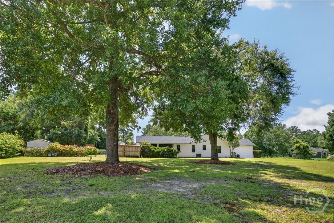 385 Lemans Drive Property Photo 4