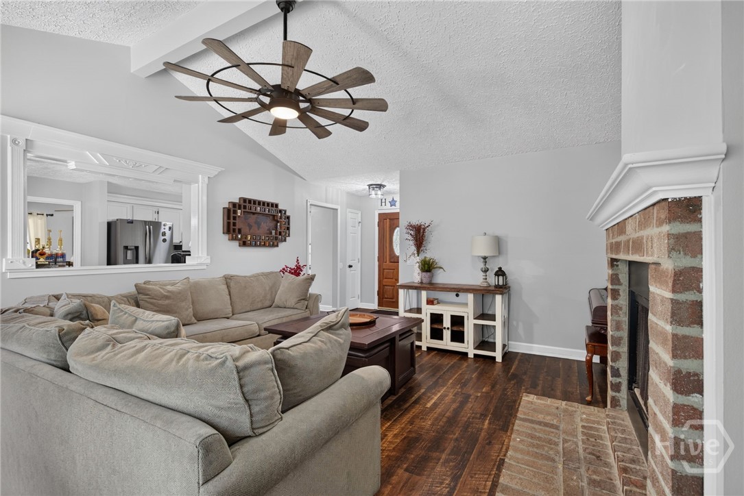 385 Lemans Drive Property Photo 13