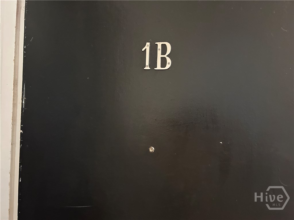816 Drayton Street 1b Property Photo 3