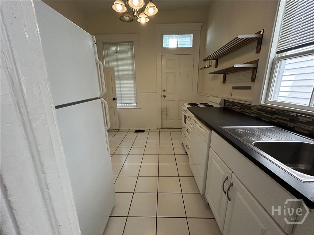 816 Drayton Street 1b Property Photo 6