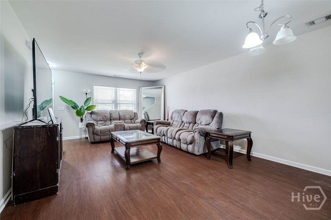 612 Tradewinds Loop Property Photo 4