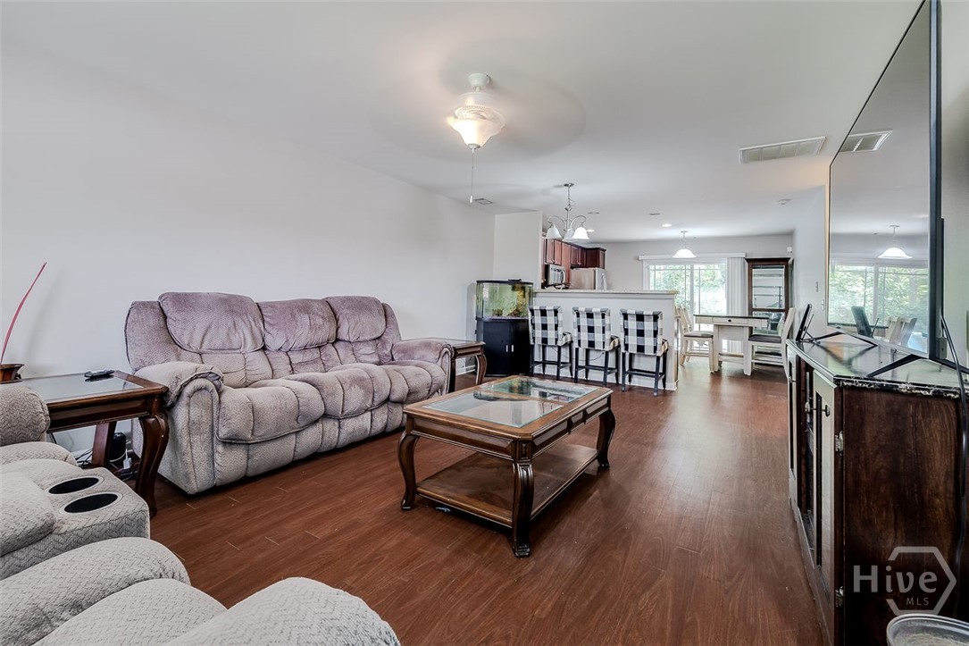 612 Tradewinds Loop Property Photo 6