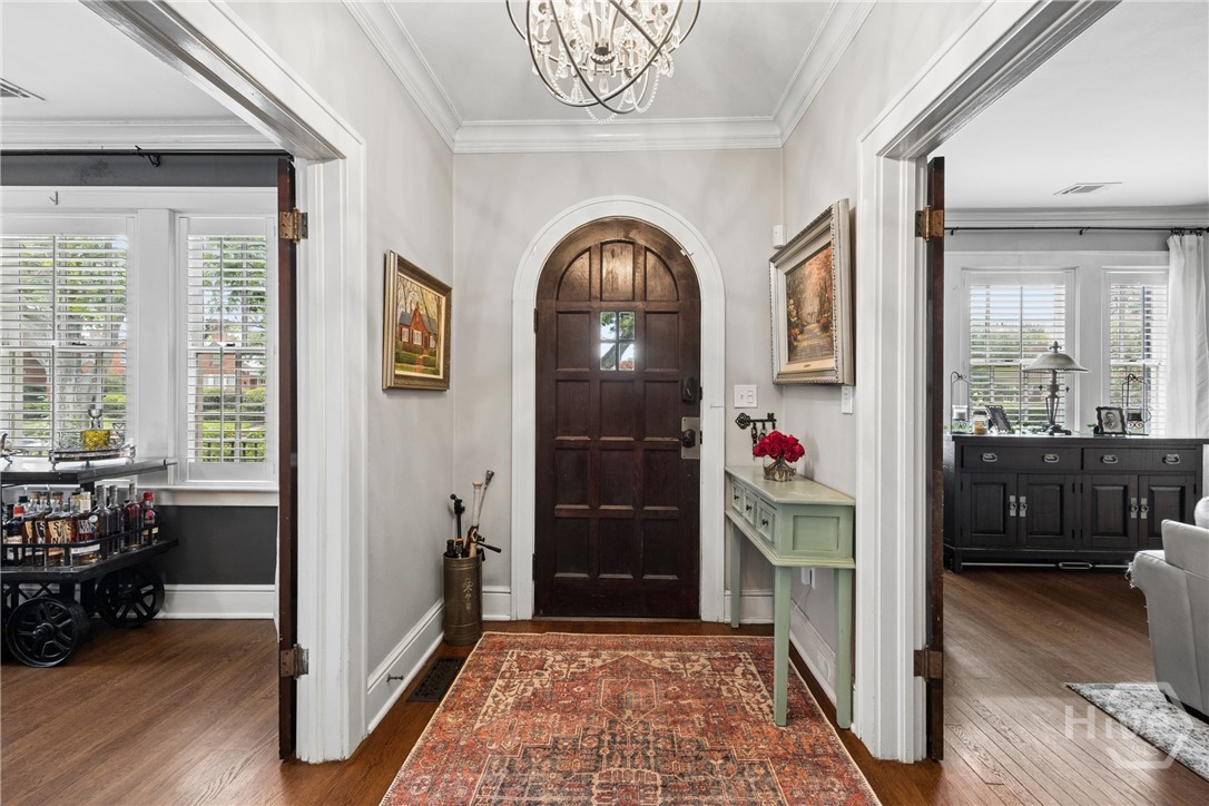 427 E 52nd Street Property Photo 13