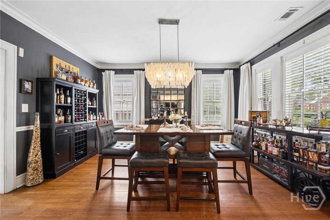 427 E 52nd Street Property Photo 19