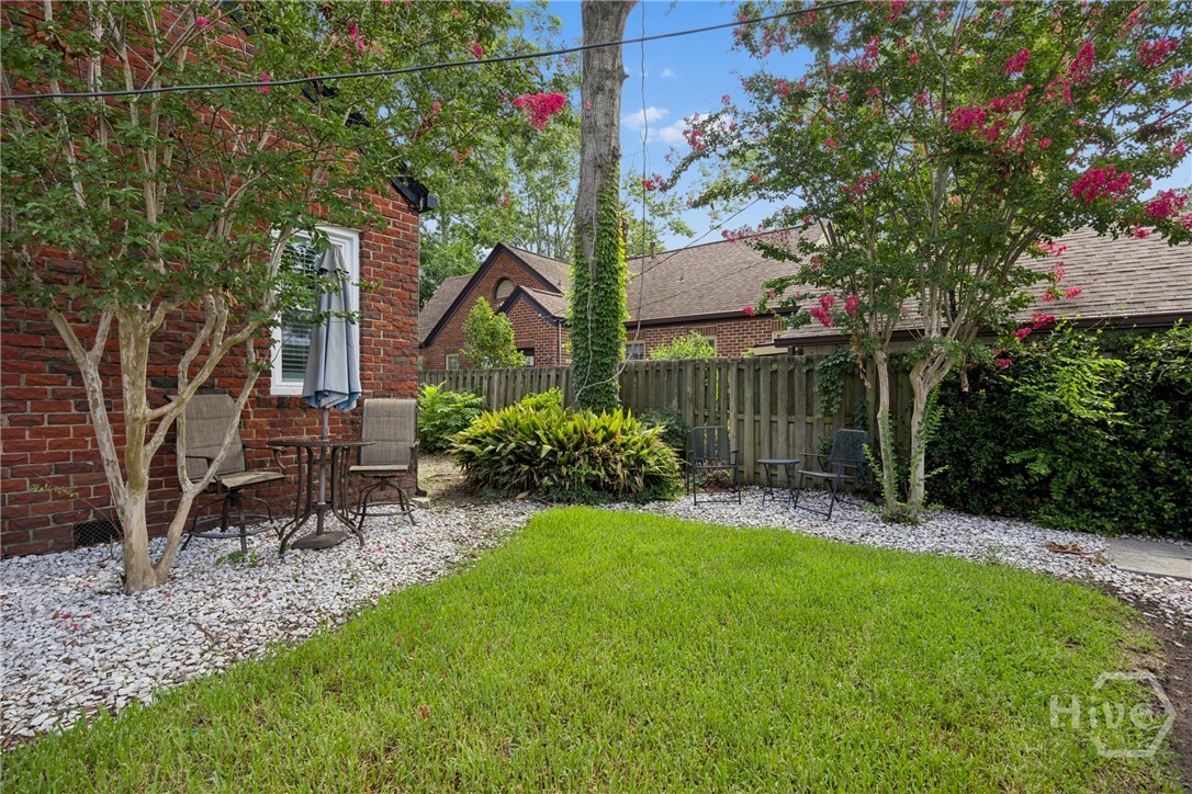 427 E 52nd Street Property Photo 47