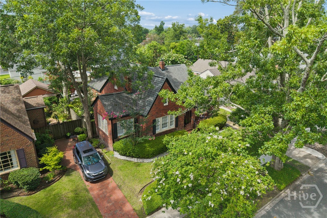 427 E 52nd Street Property Photo 52