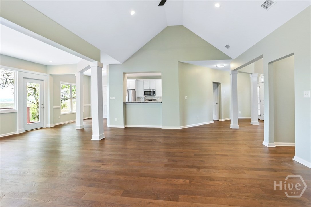 223 Mariners Way Property Photo 6