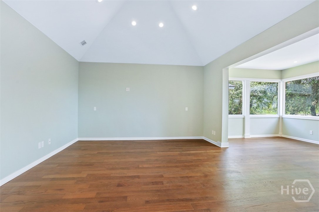 223 Mariners Way Property Photo 7