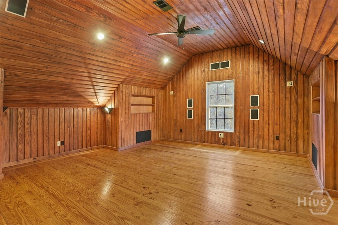 223 Mariners Way Property Photo 33