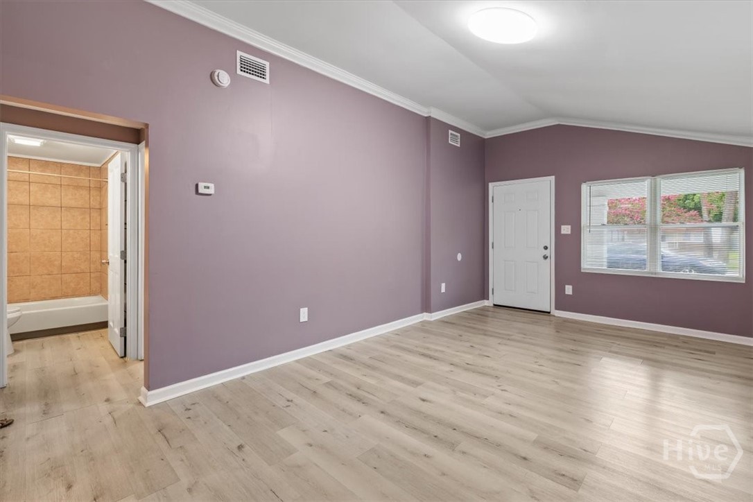 705 W 47th Street Property Photo 9