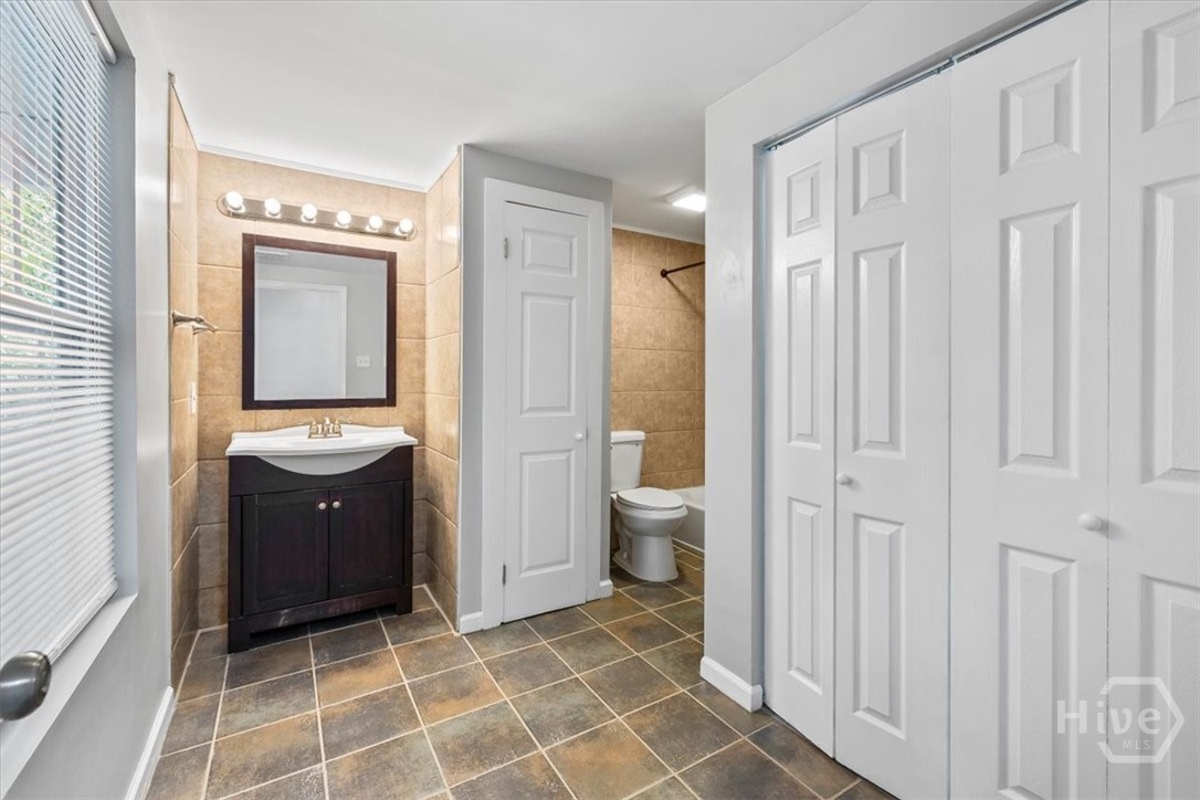 705 W 47th Street Property Photo 15