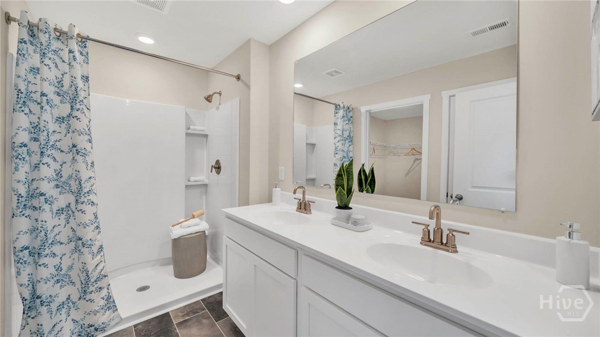104 Siskin Road Property Photo 14