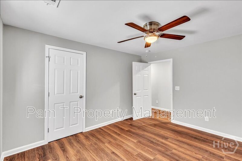 1024 W 39th Street Property Photo 6