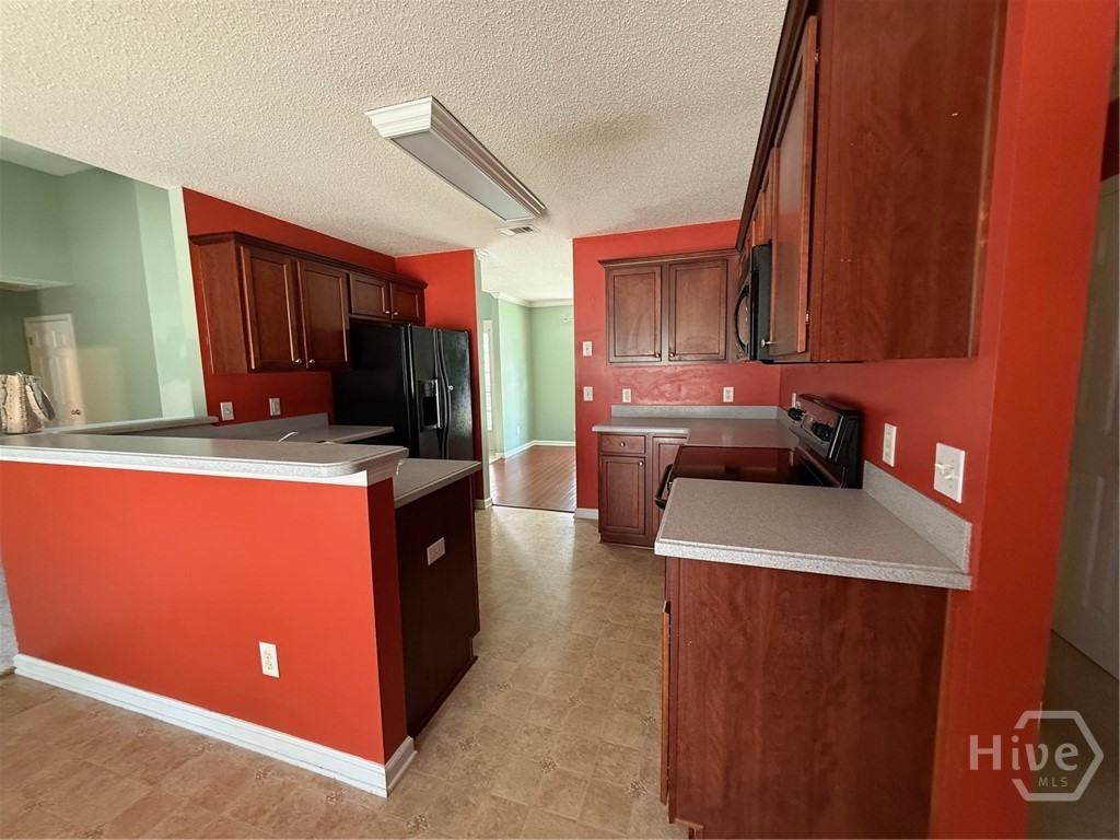 138 Silverton Road Property Photo 6