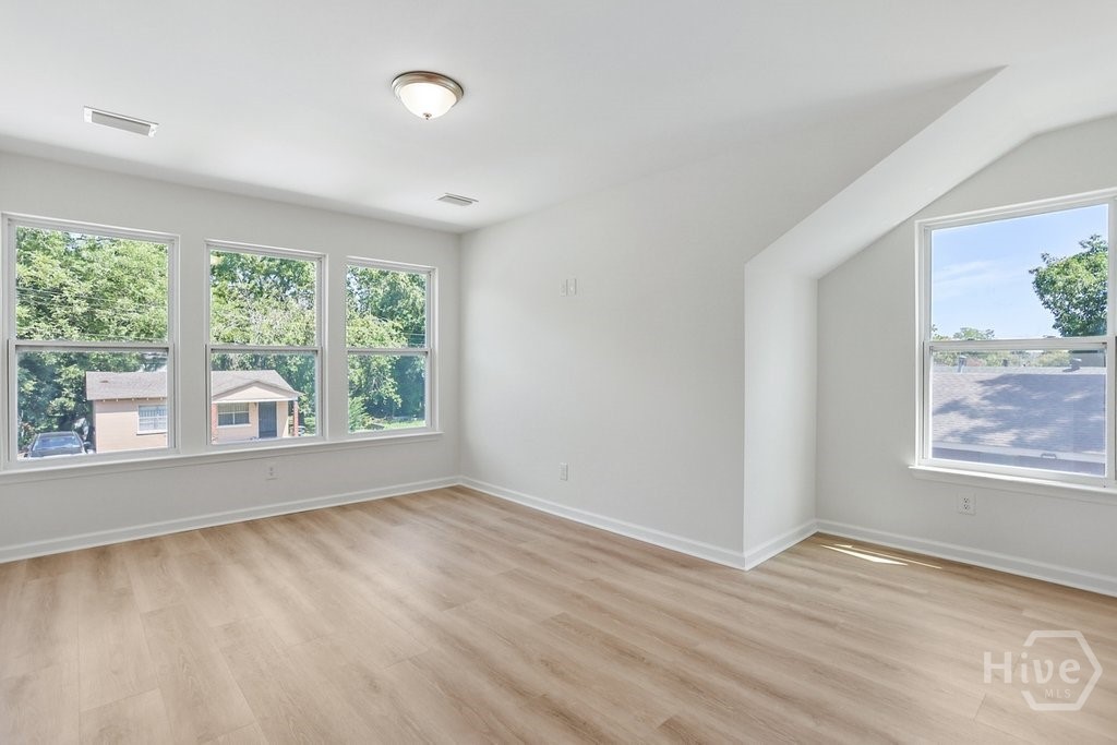 1525 New Castle Street Property Photo 35