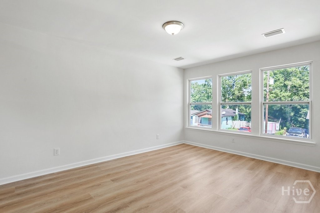 1525 New Castle Street Property Photo 39