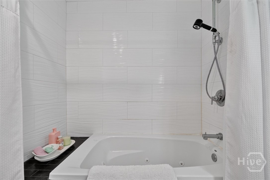 10 Marian Court Property Photo 23