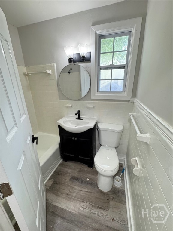 1320 E 53rd Street Property Photo 8