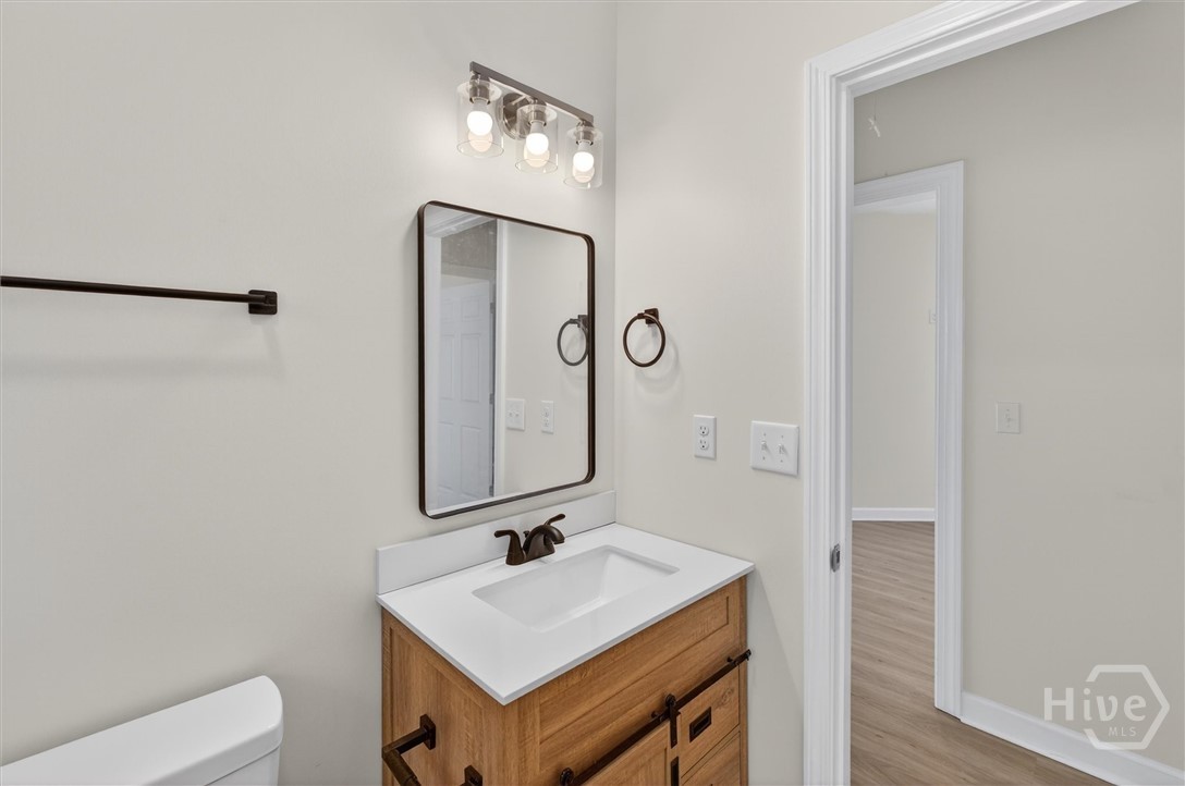 654 E 34th Street Property Photo 17