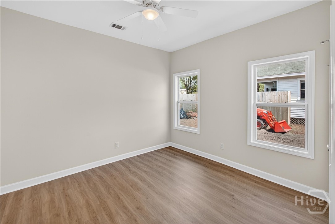 654 E 34th Street Property Photo 18