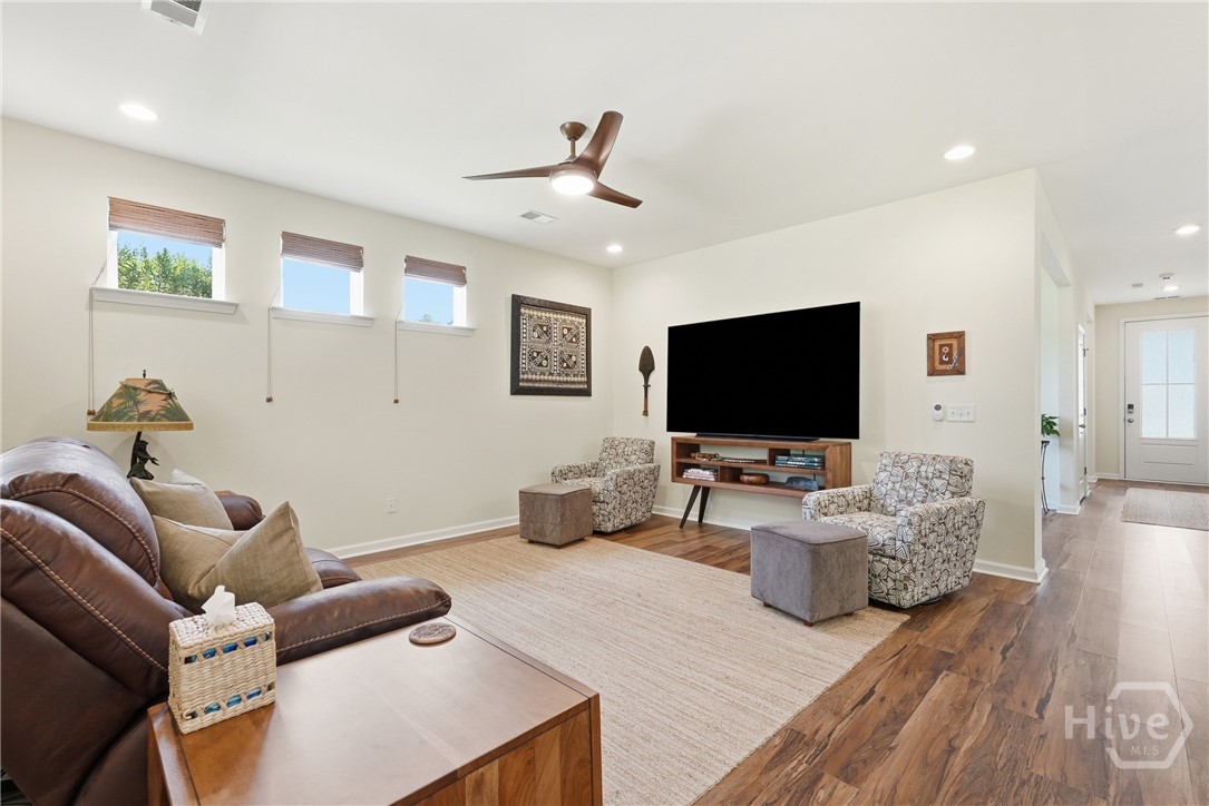 100 Natures Court Property Photo 6