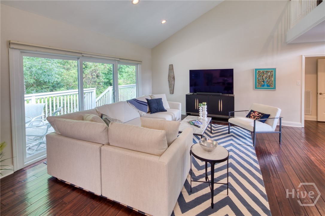 12 Riding Lane Property Photo 6