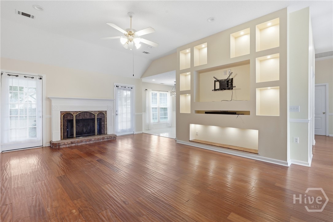 197 Young Way Property Photo 3