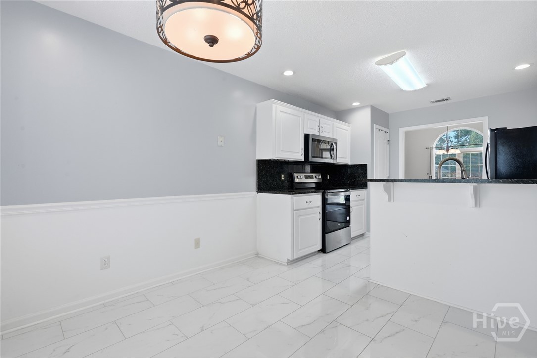 197 Young Way Property Photo 8