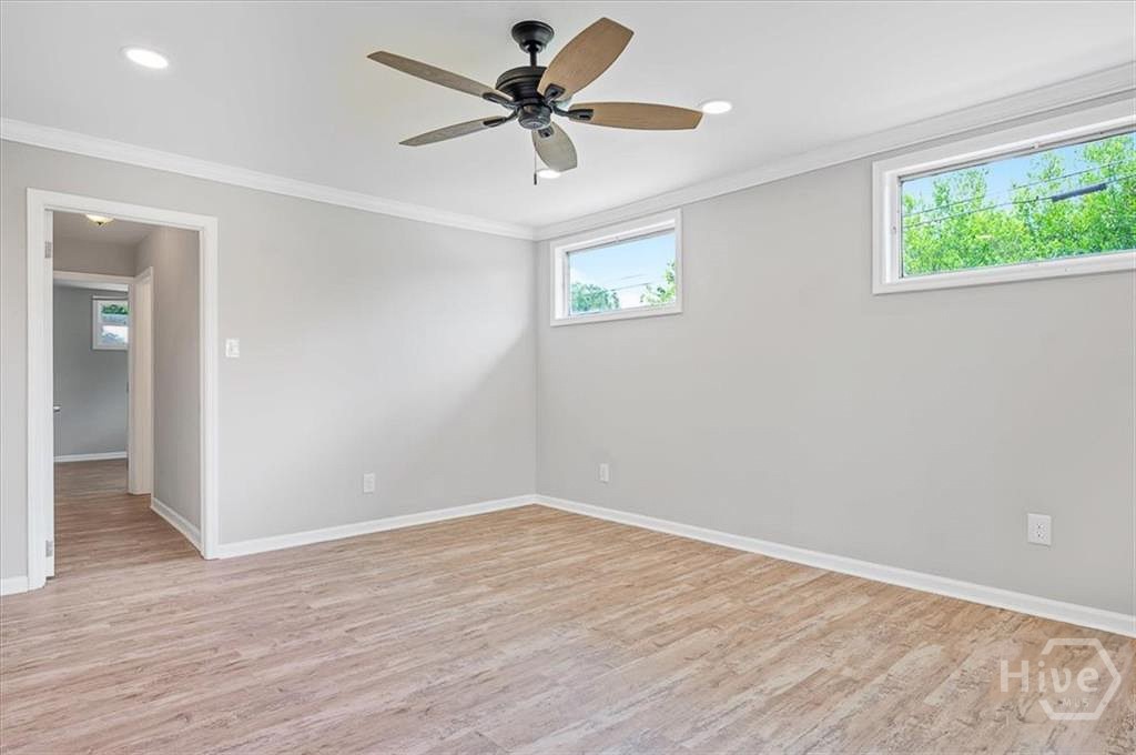 2222 E 58th Street Property Photo 14