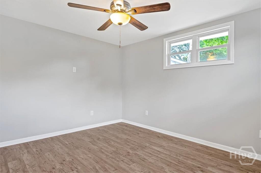 2222 E 58th Street Property Photo 21