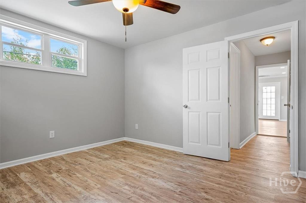 2222 E 58th Street Property Photo 22