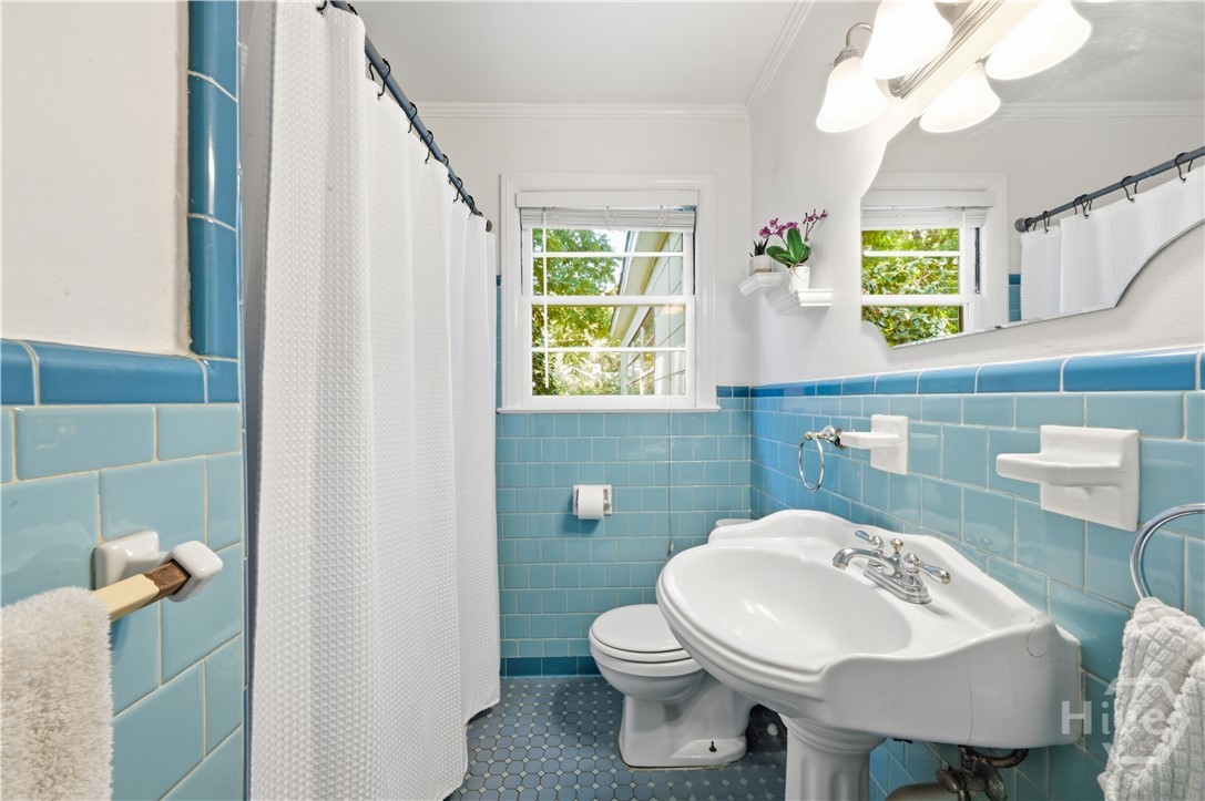 2412 E 40th Street Property Photo 13