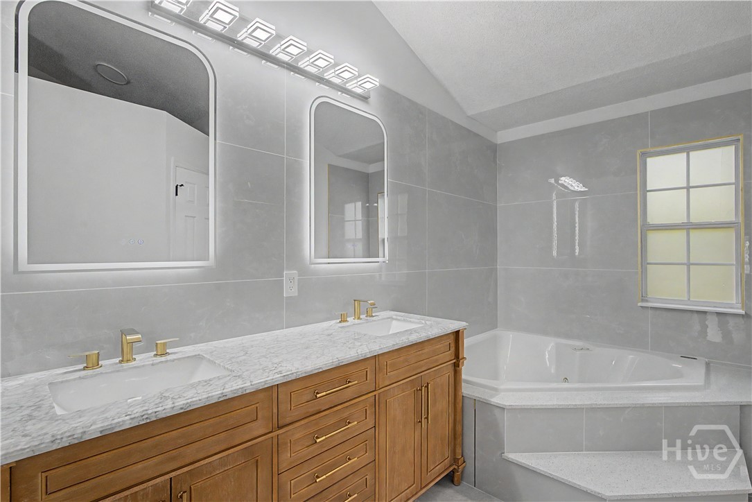 12 Cove Court Property Photo 20
