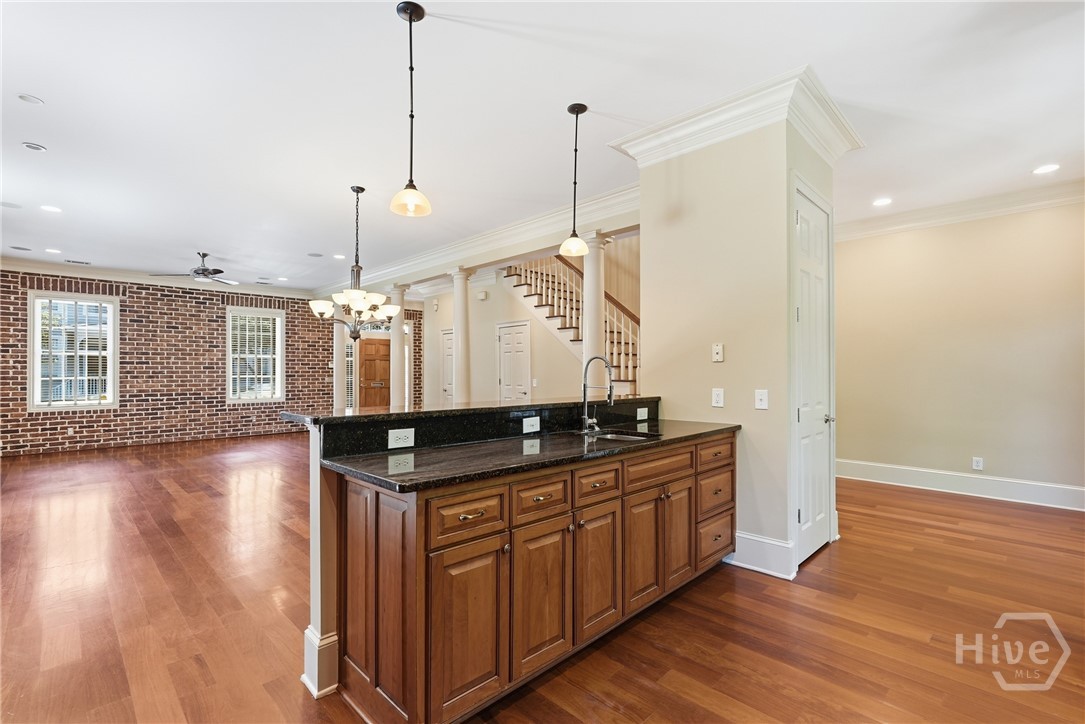 464 Montgomery Street Property Photo 18