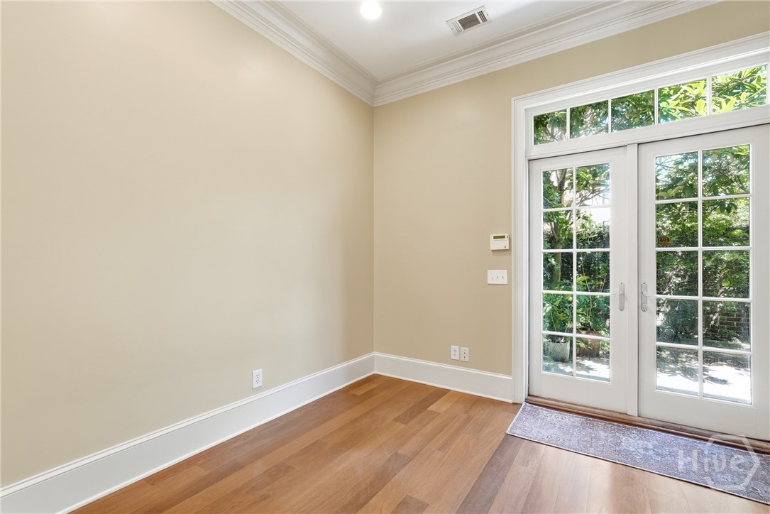 464 Montgomery Street Property Photo 19