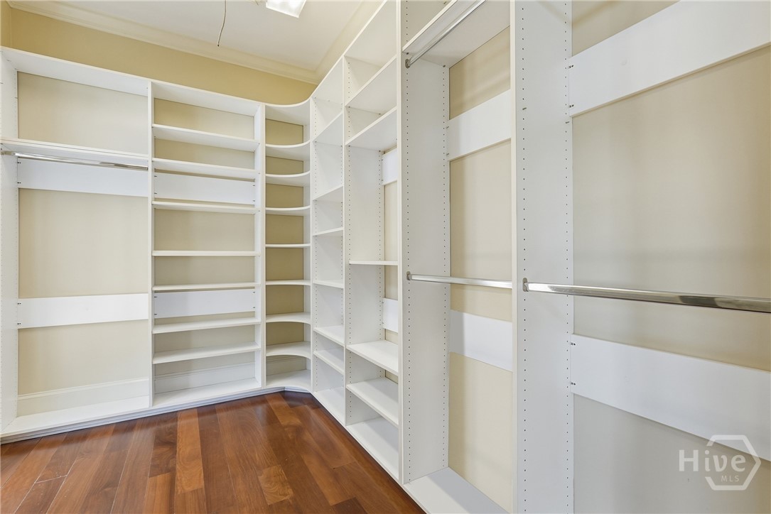 464 Montgomery Street Property Photo 28