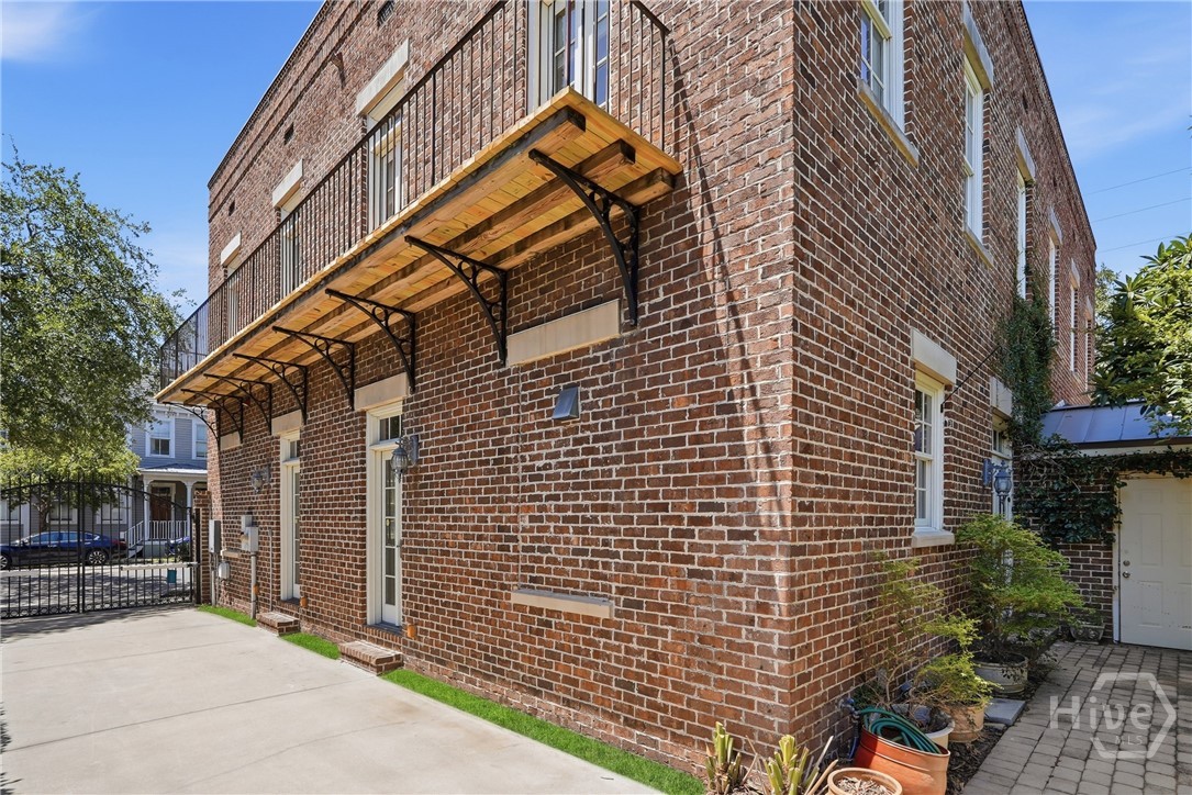 464 Montgomery Street Property Photo 34