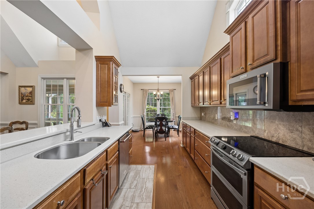 6 Misty Marsh Court Property Photo 15